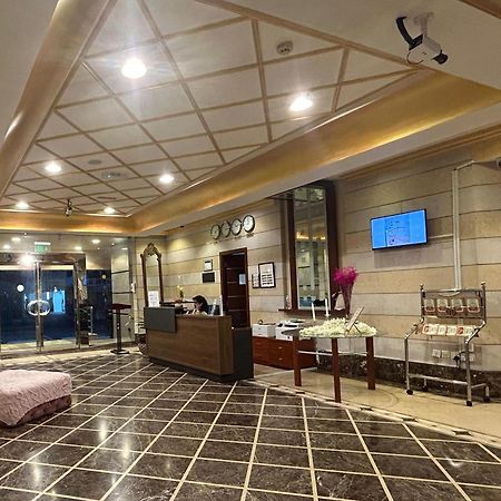 Al Raya Hotel Apartments Дубай Екстериор снимка