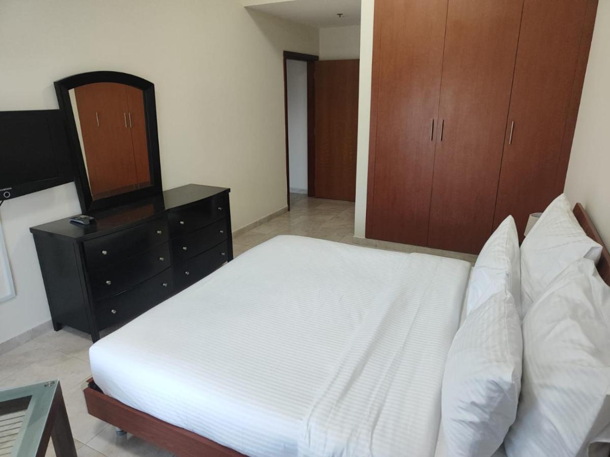 Al Raya Hotel Apartments Дубай Екстериор снимка