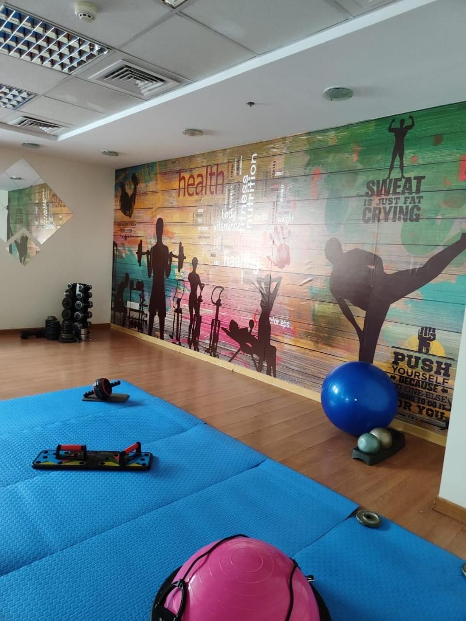 Al Raya Hotel Apartments Дубай Екстериор снимка