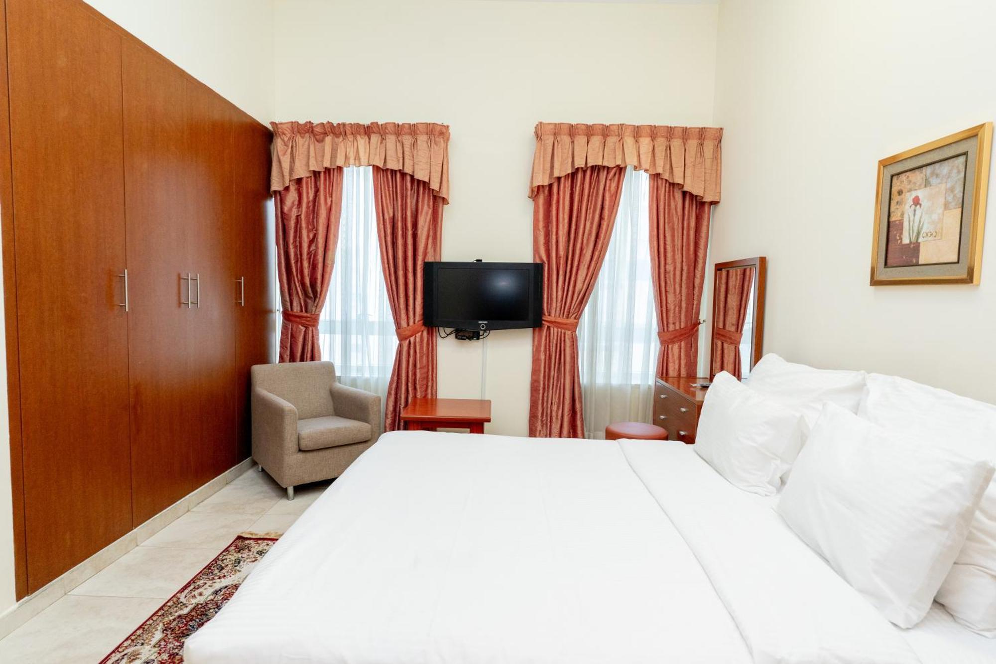 Al Raya Hotel Apartments Дубай Екстериор снимка