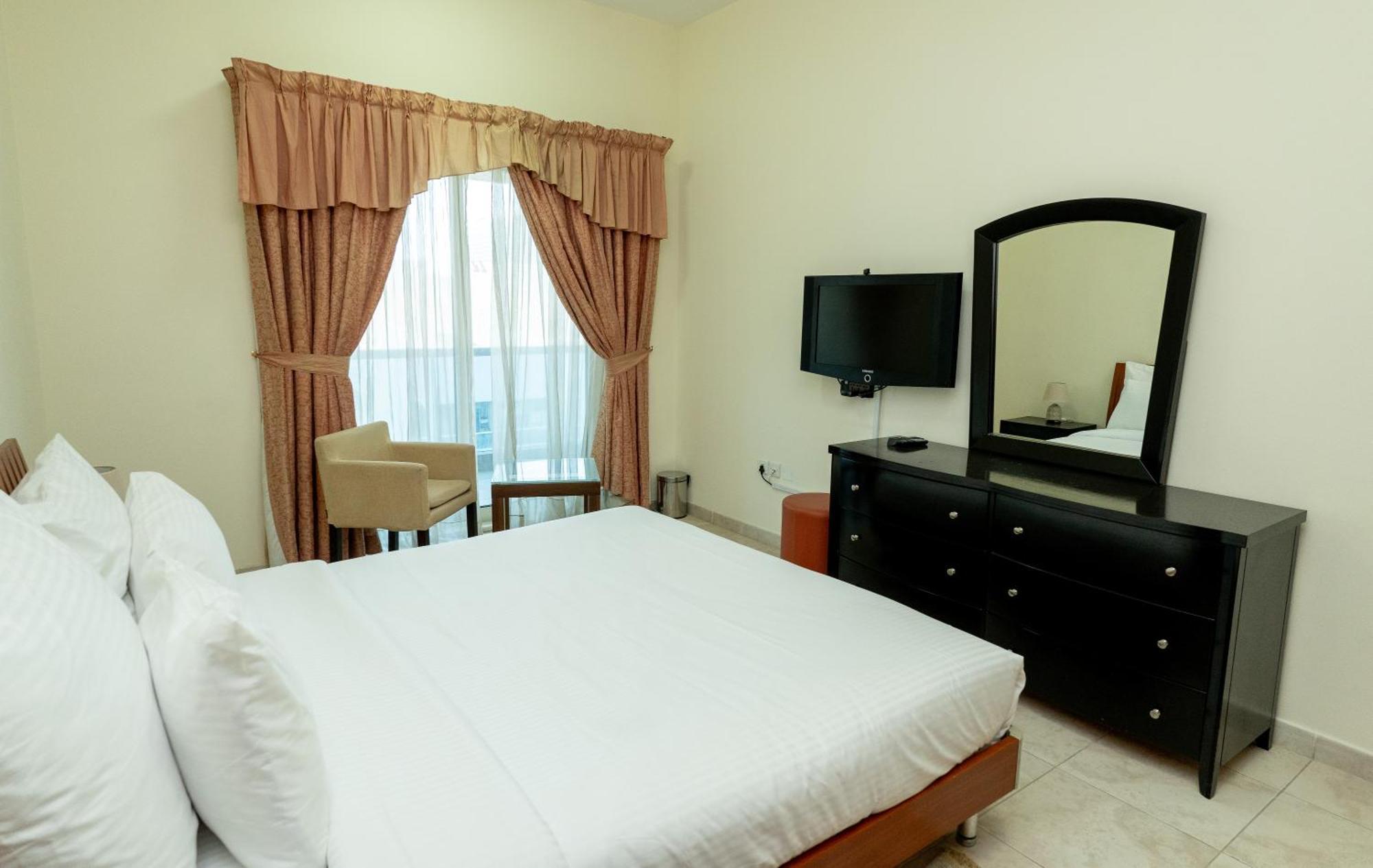 Al Raya Hotel Apartments Дубай Екстериор снимка