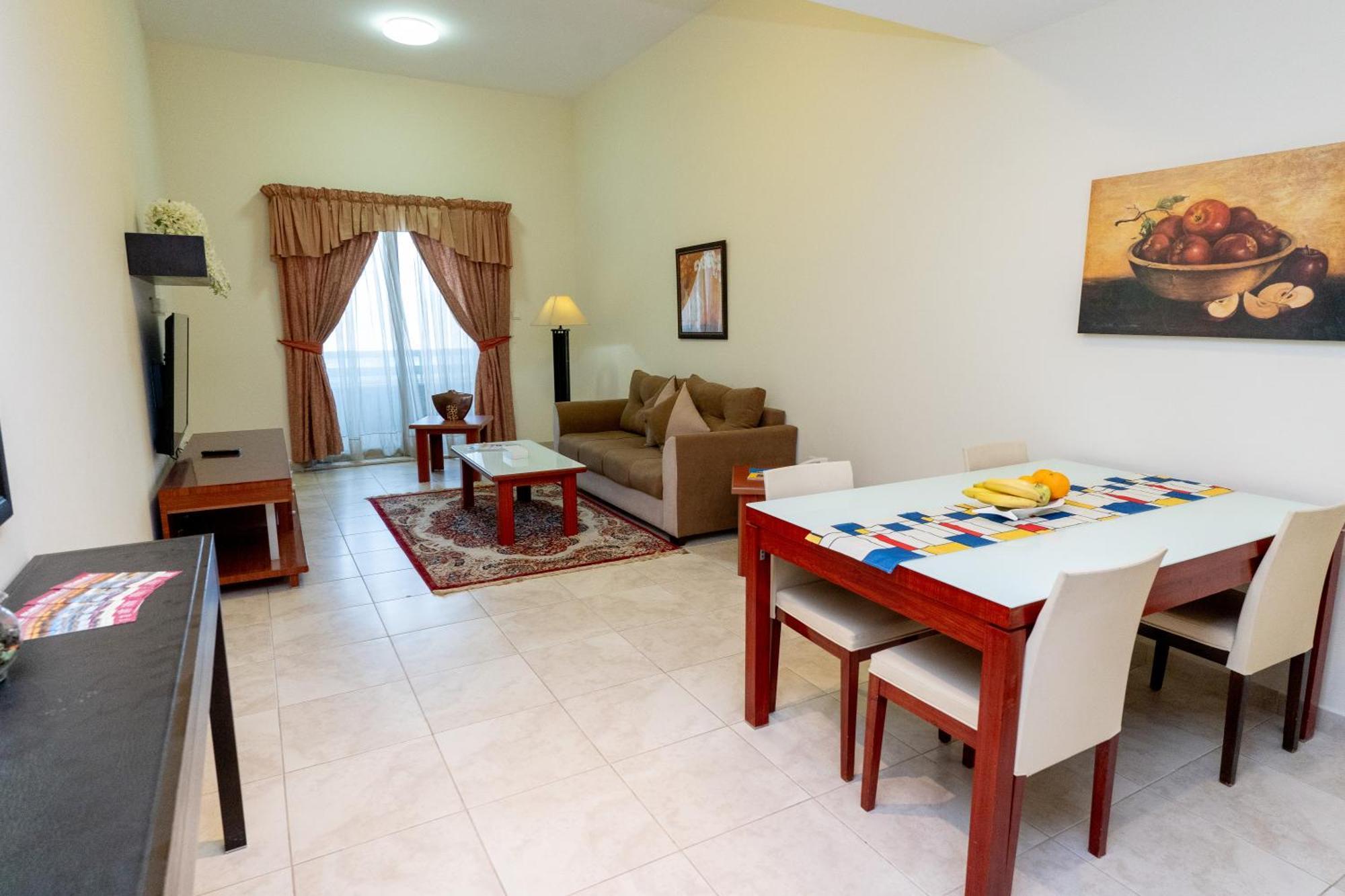 Al Raya Hotel Apartments Дубай Екстериор снимка