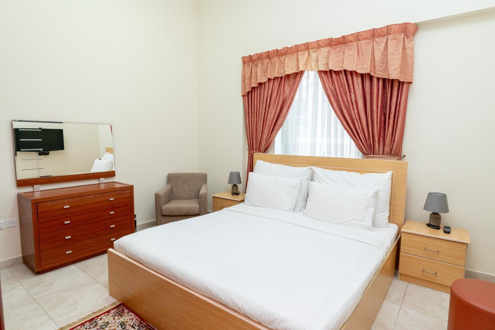 Al Raya Hotel Apartments Дубай Екстериор снимка