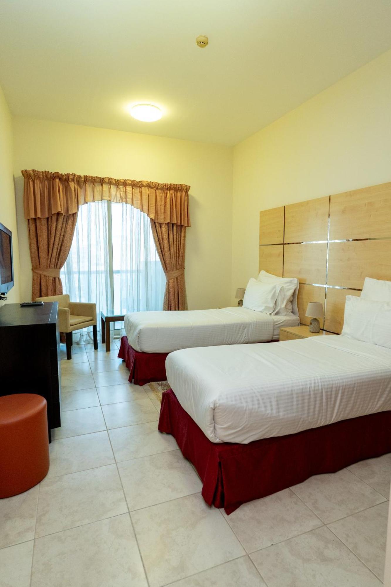 Al Raya Hotel Apartments Дубай Екстериор снимка