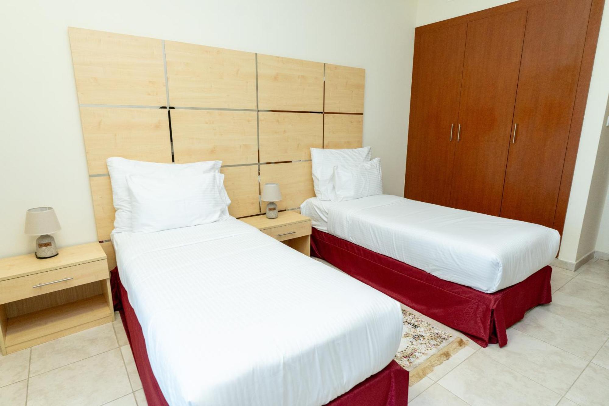 Al Raya Hotel Apartments Дубай Екстериор снимка