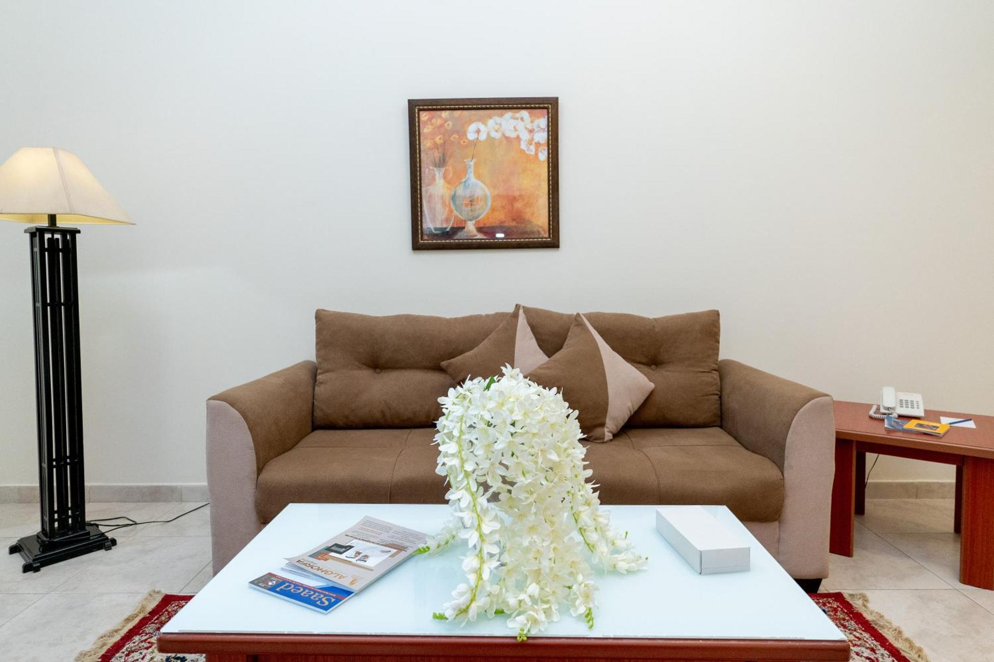 Al Raya Hotel Apartments Дубай Екстериор снимка