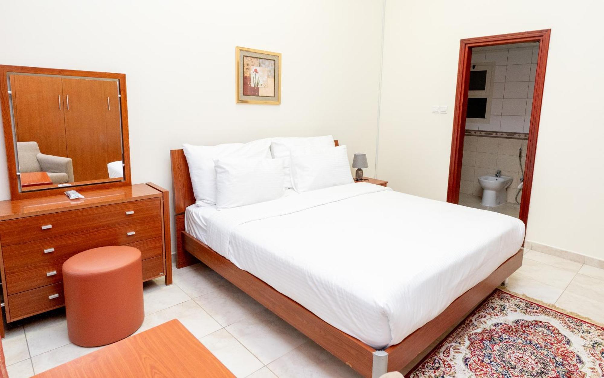 Al Raya Hotel Apartments Дубай Екстериор снимка