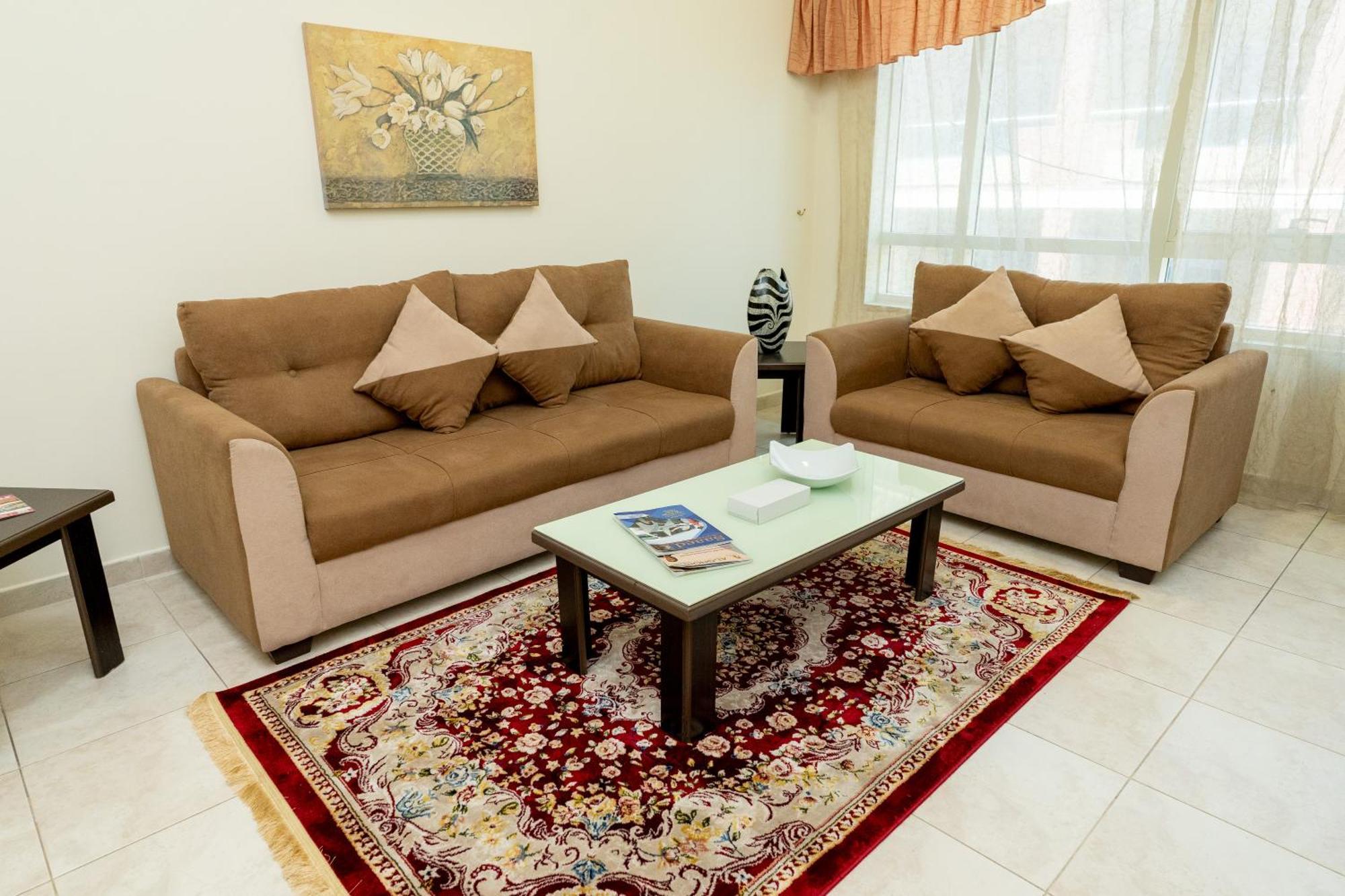 Al Raya Hotel Apartments Дубай Екстериор снимка