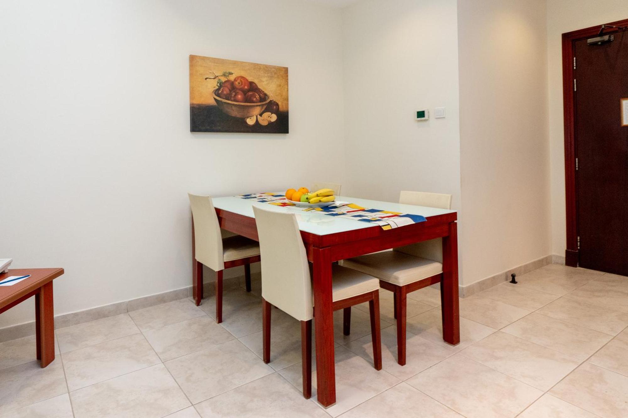 Al Raya Hotel Apartments Дубай Екстериор снимка
