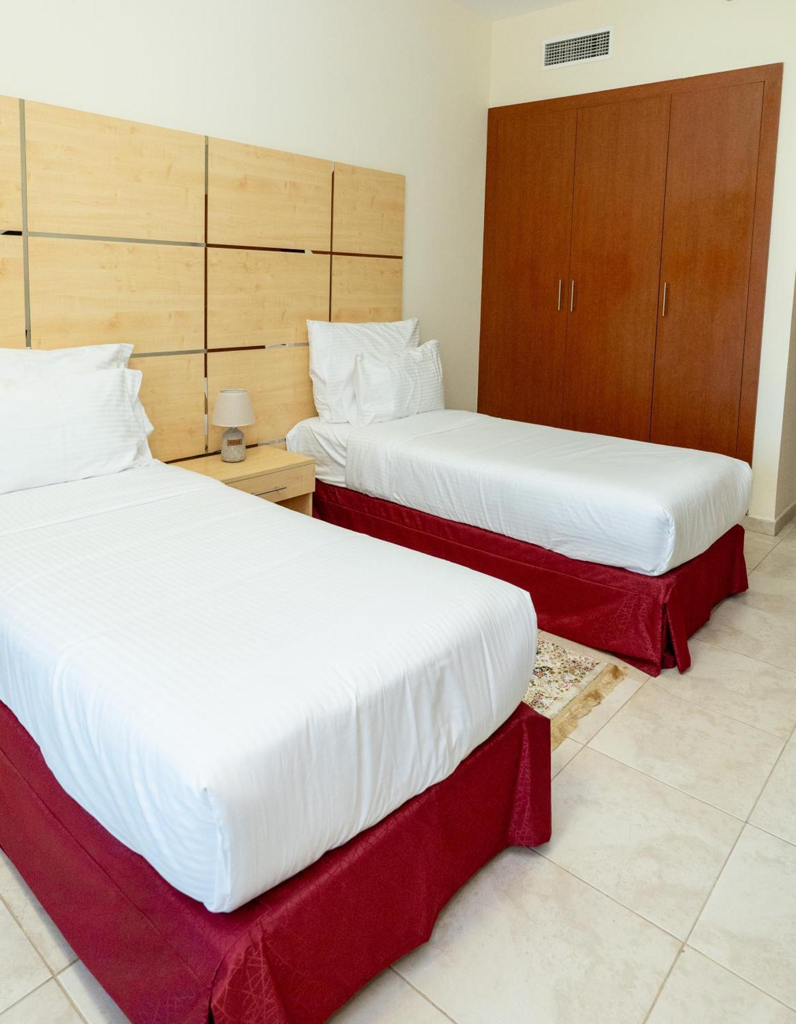 Al Raya Hotel Apartments Дубай Екстериор снимка